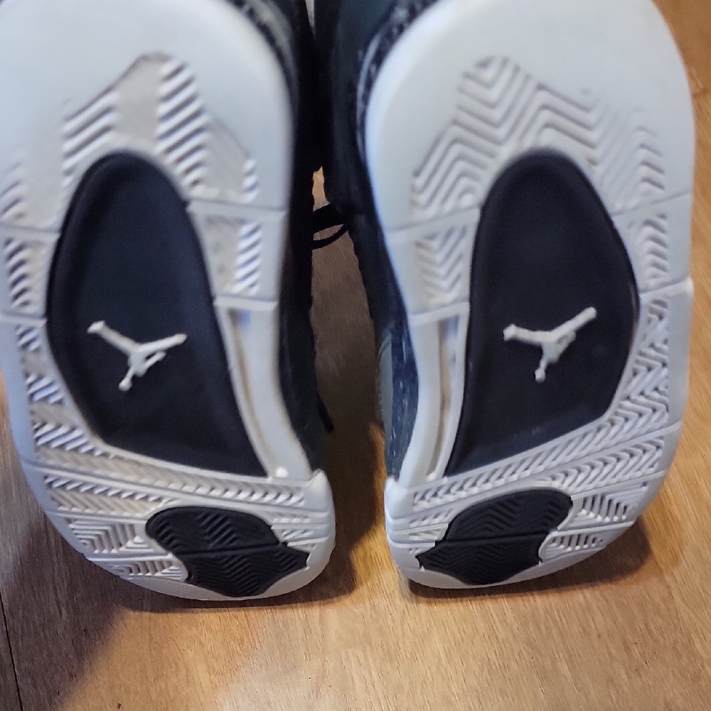 Jordan Retro 4 FEAR Size 3.5 - Picture 6 of 6